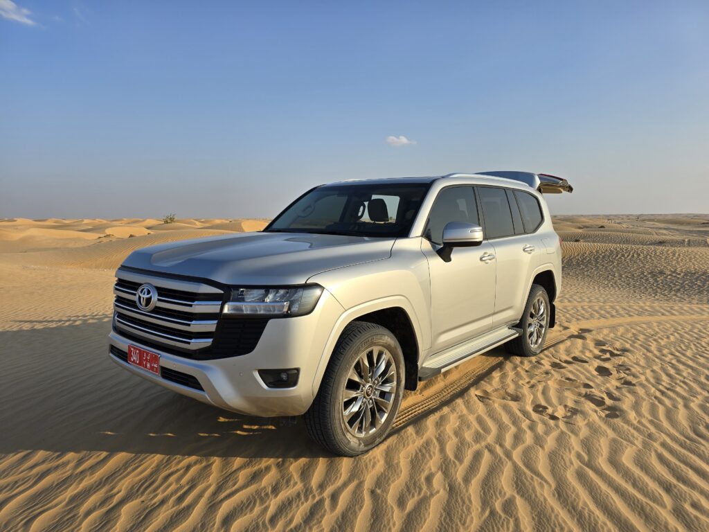 Salalah tour to the Empty Quarter in a new Landcruiser. Adventure and dune bashing