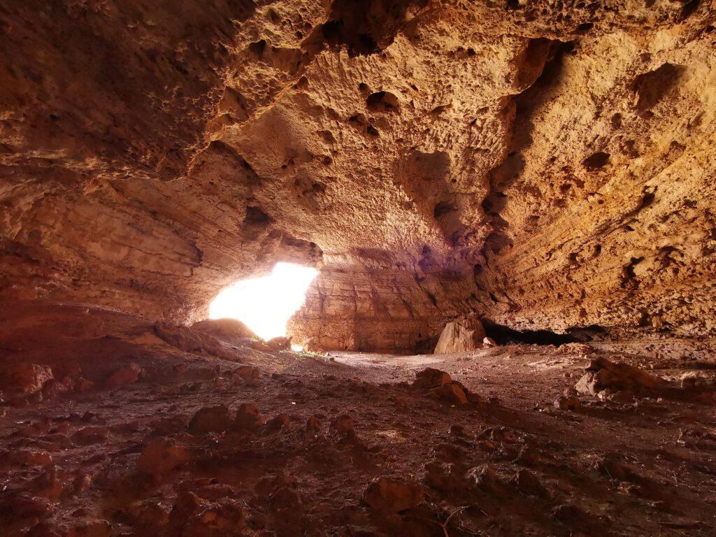 Tayq cave in Dhofar Mountains, Salalah hiking tour